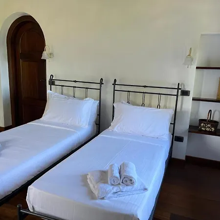 Aia Leccioni Farm stay *